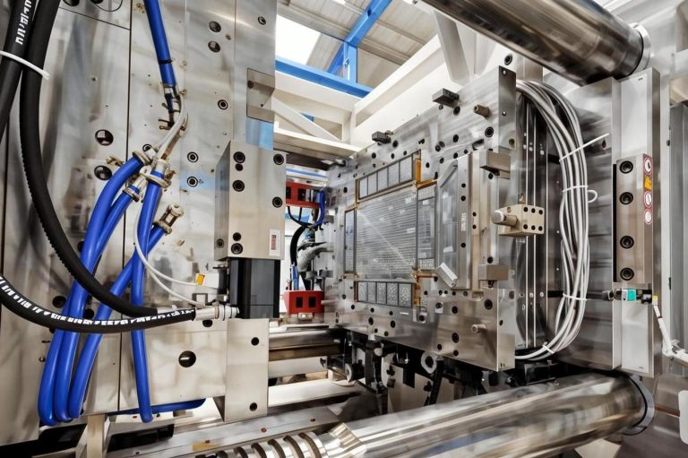 Bigwin Injection Extrusion Vs. Injection Molding: Which Process Wins? | SEAWIN INDUSTRIAL